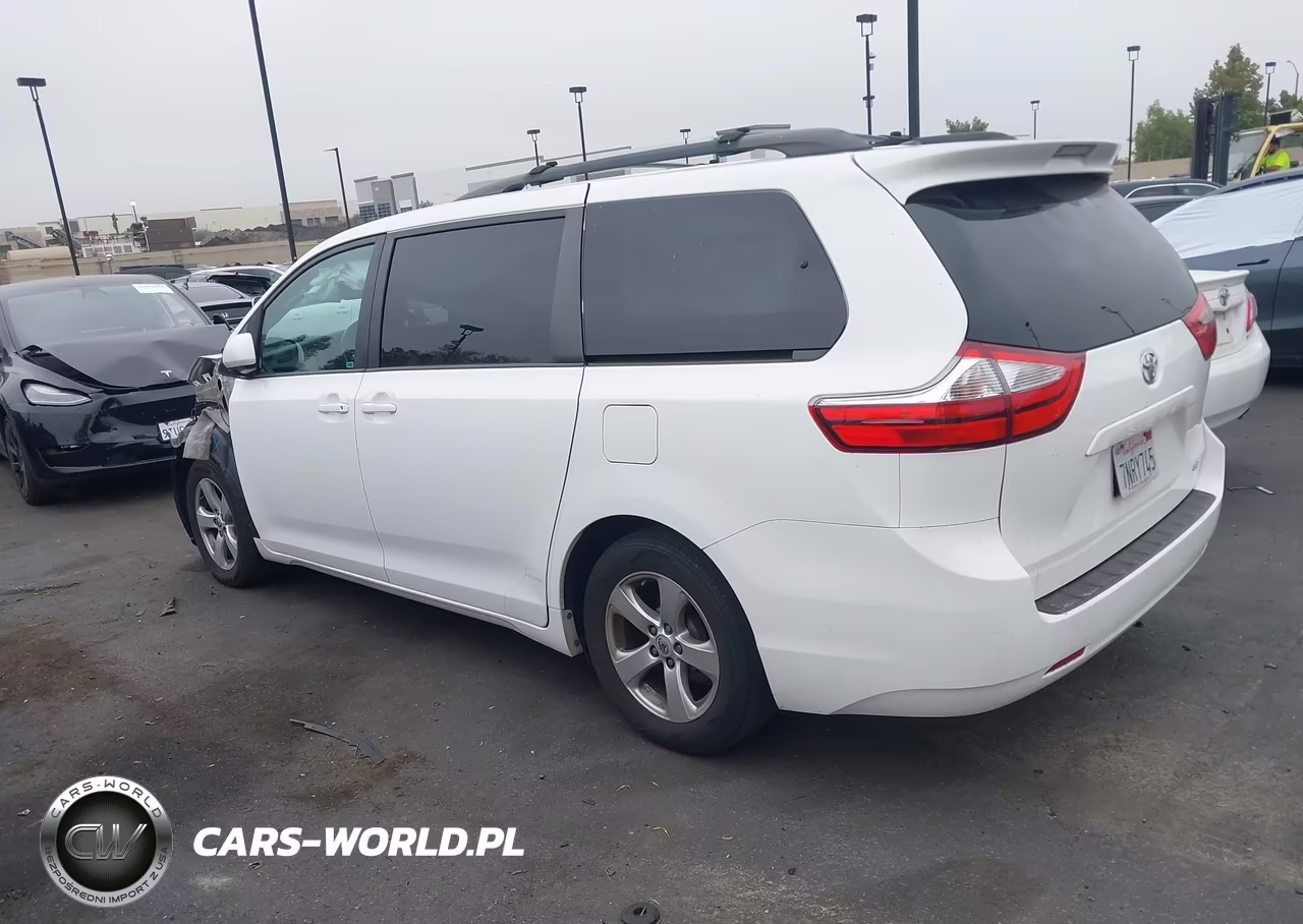 2015 Toyota Sienna Le 8 Passenger VIN:5TDKK3DC5FS633379 - 15