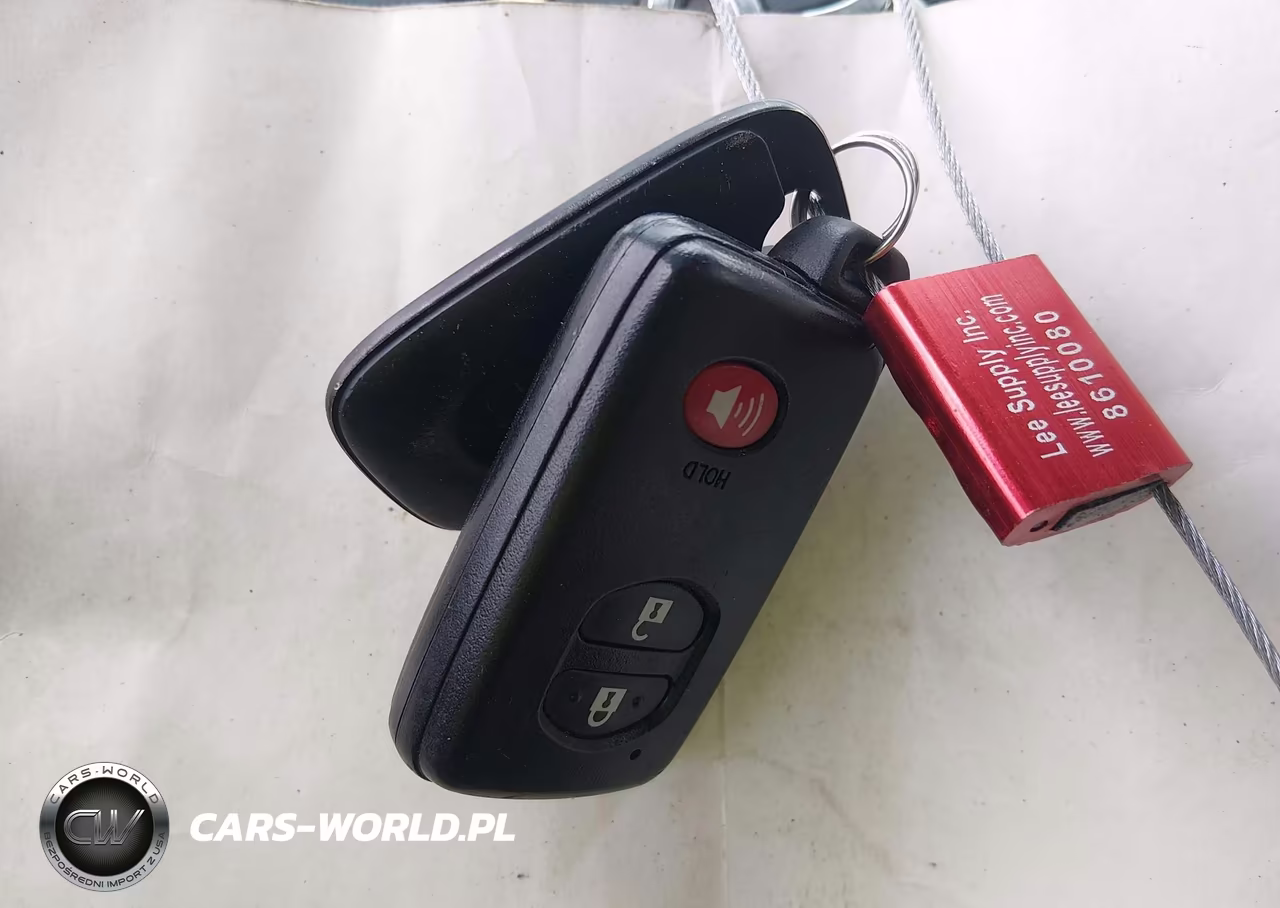2012 Toyota Prius V Two VIN:JTDZN3EU0C3162610 - 11