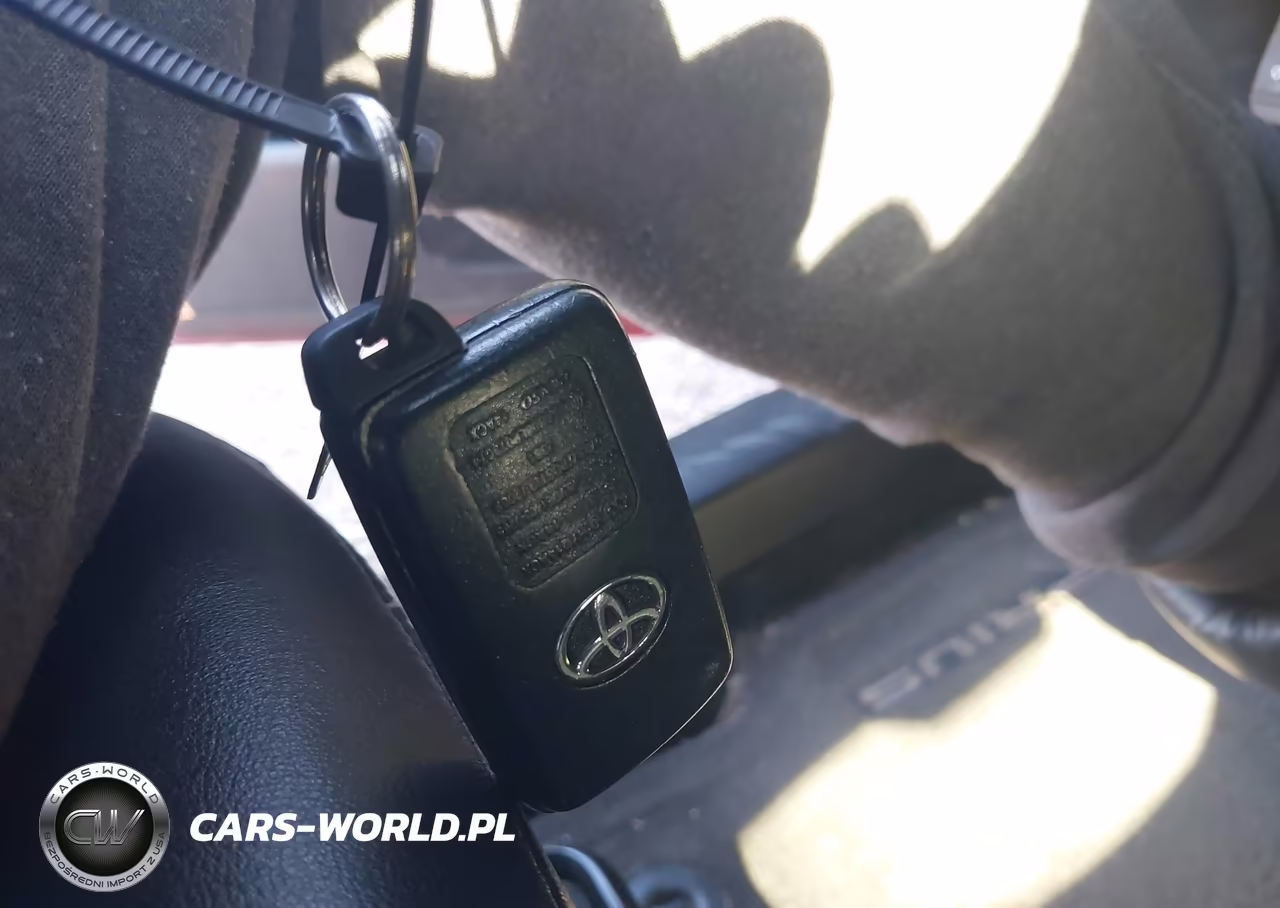 2015 Toyota Prius Persona Series Special Edition VIN:JTDKN3DU1F0407634 - 11