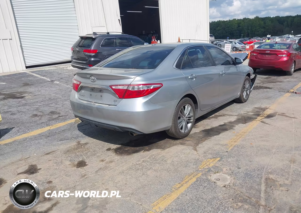 2017 Toyota Camry Se VIN:4T1BF1FK1HU310244 - 4