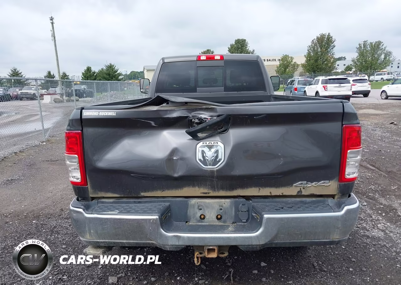 2019 Ram 2500 Tradesman 4X4 8' Box VIN:3C6UR5HL1KG683366 - 16