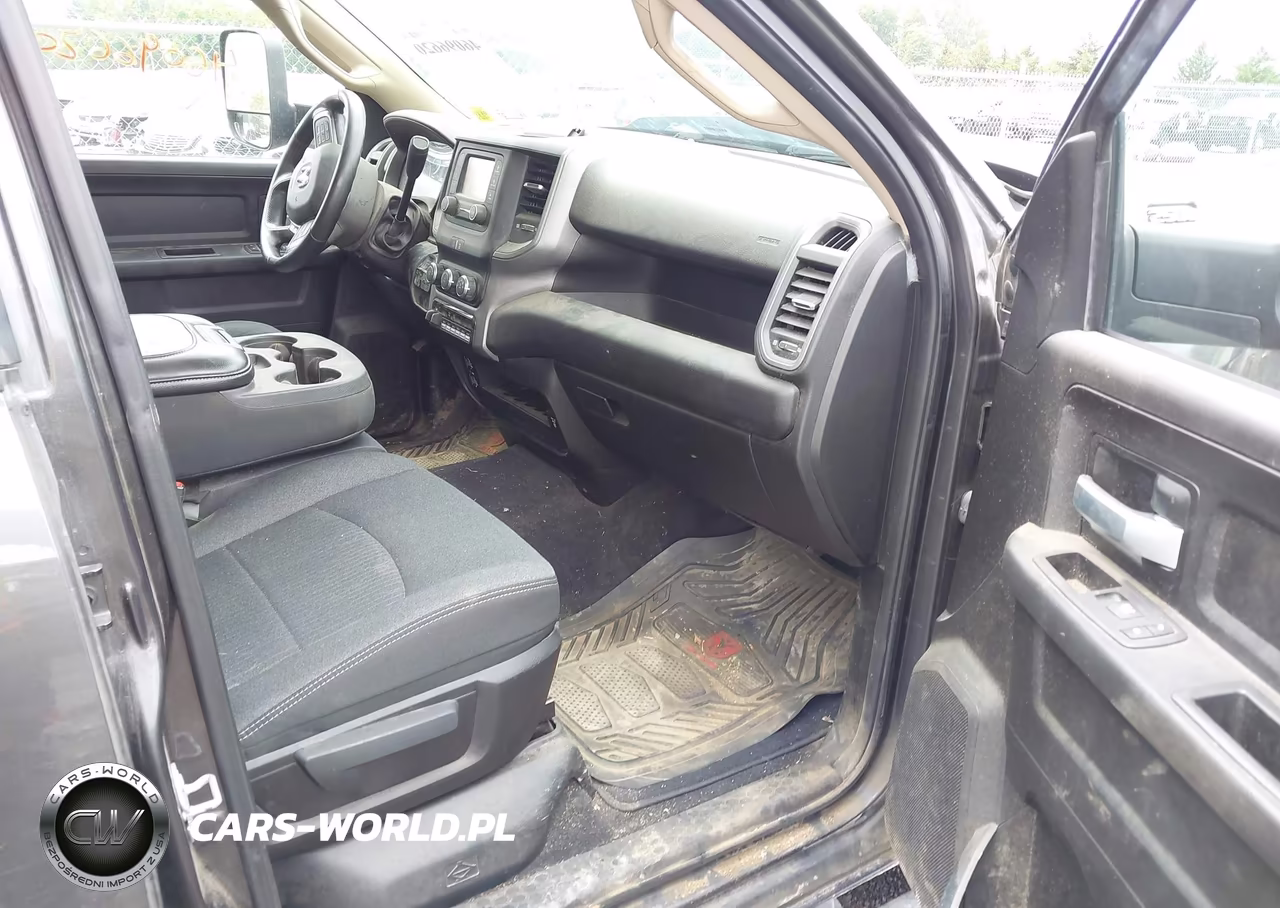 2019 Ram 2500 Tradesman 4X4 8' Box VIN:3C6UR5HL1KG683366 - 5