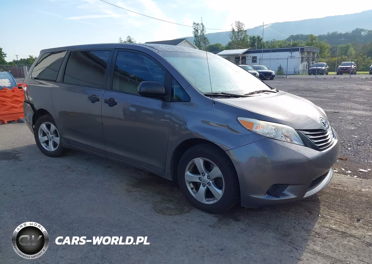 2014 Toyota Sienna L V6 7 Passenger