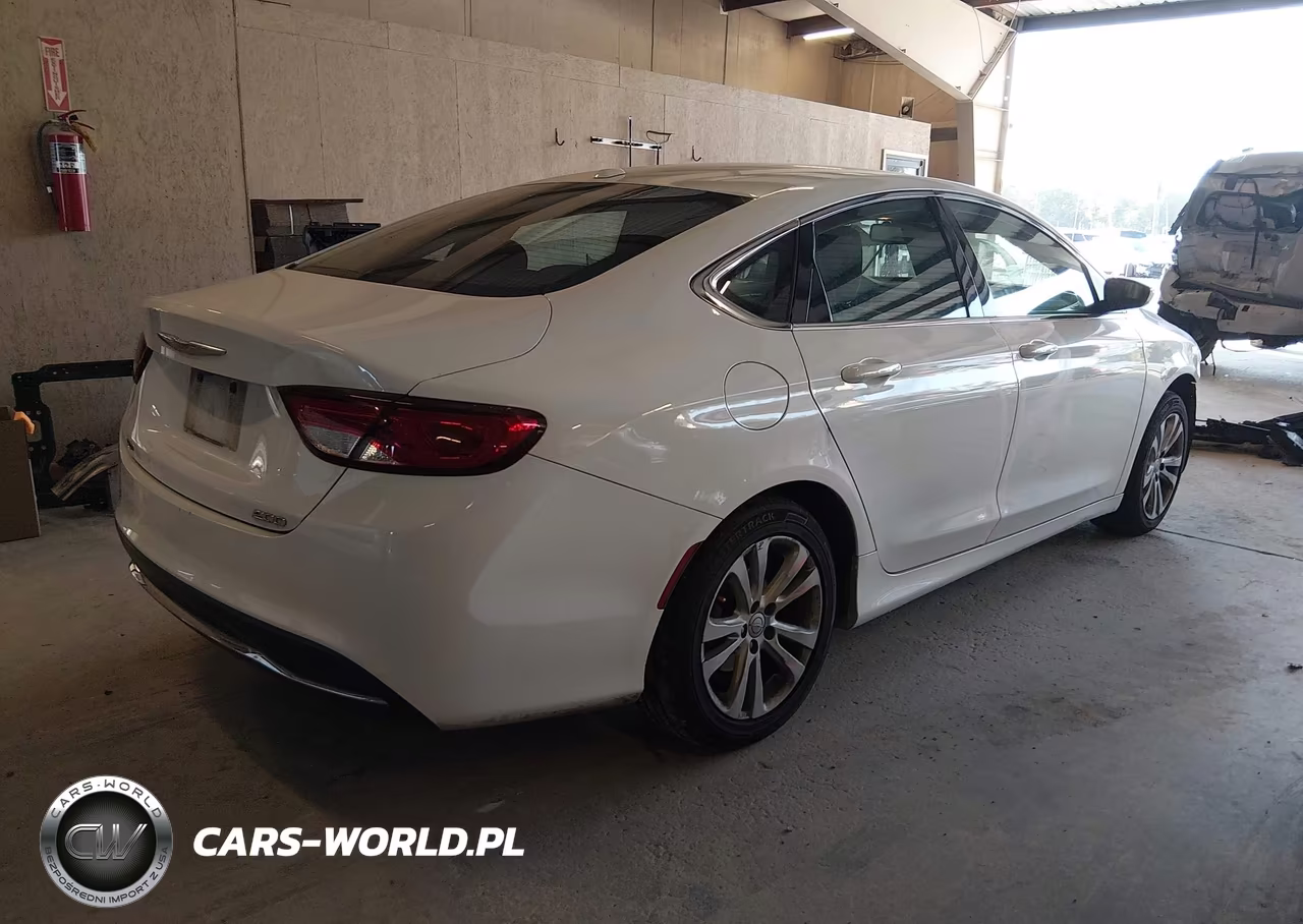 2016 Chrysler 200 Limited VIN:1C3CCCAB2GN127162 - 4