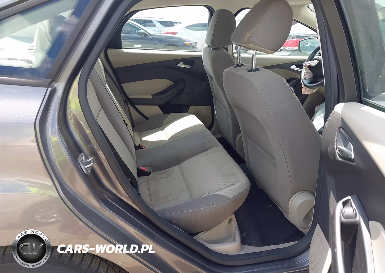 2014 Ford Focus Se VIN:1FADP3F21EL412690 - 8