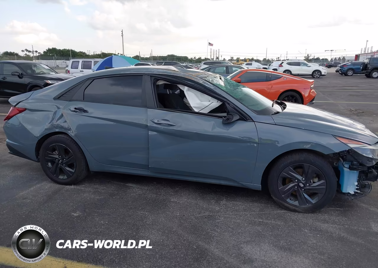 2022 Hyundai Elantra Sel VIN:KMHLM4AG3NU284448 - 13