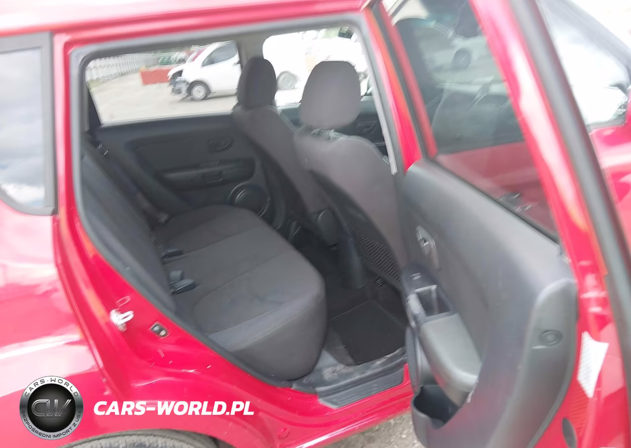 2013 Kia Soul VIN:KNDJT2A57D7613876 - 8