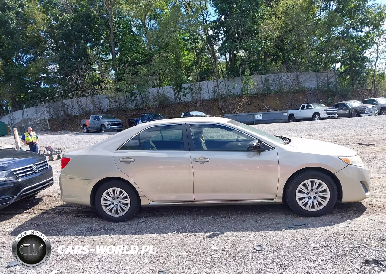 2013 Toyota Camry Le VIN:4T4BF1FK7DR320423 - 13