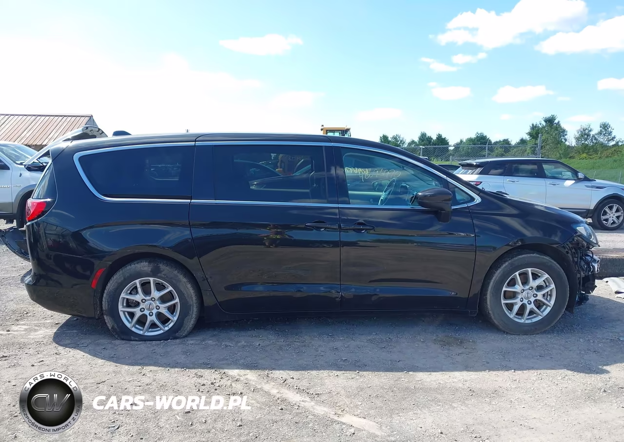 2022 Chrysler Voyager Lx VIN:2C4RC1CG3NR211669 - 14
