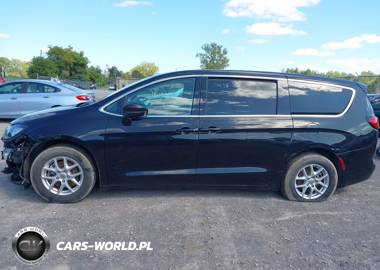 2022 Chrysler Voyager Lx VIN:2C4RC1CG3NR211669 - 15