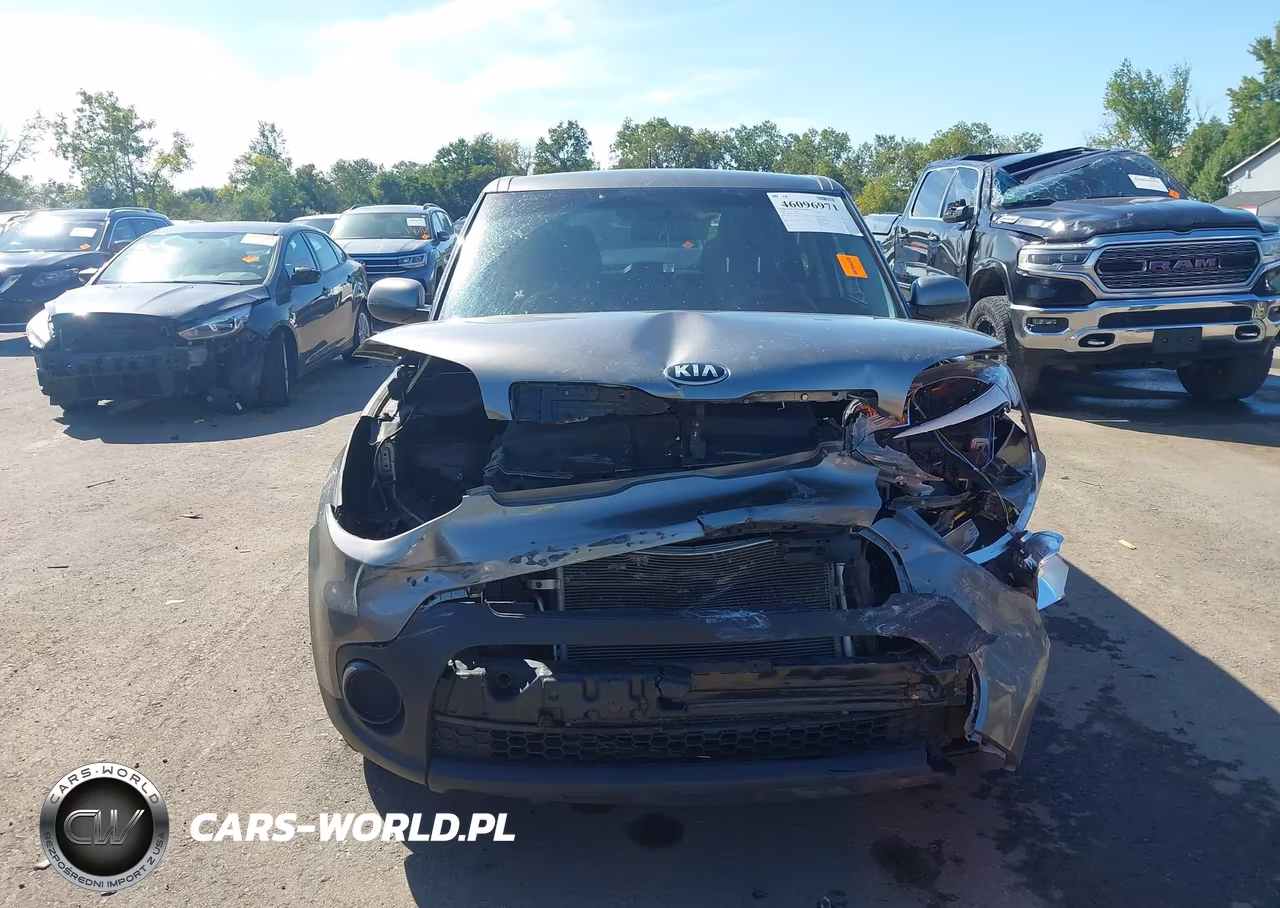 2018 Kia Soul VIN:KNDJN2A29J7574137 - 13