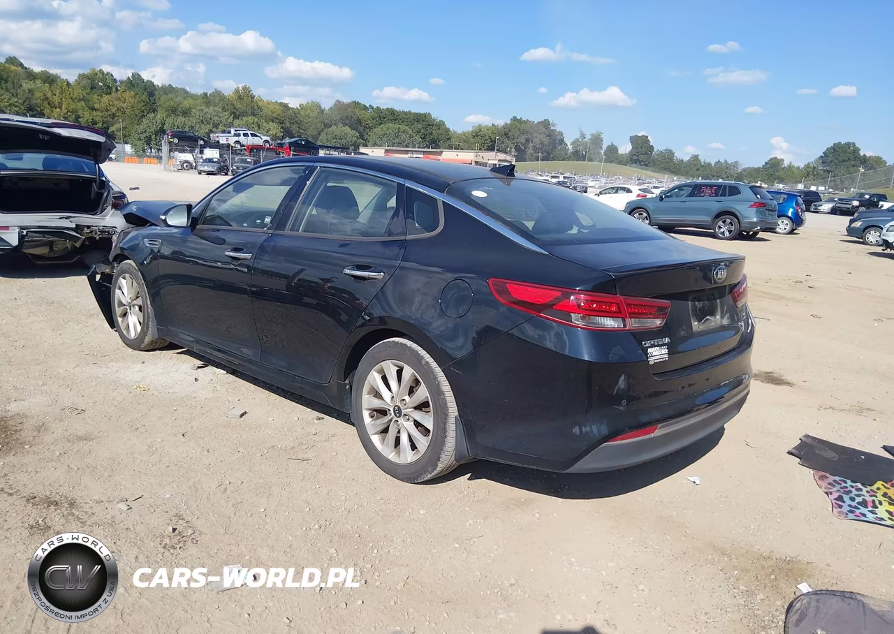 2018 Kia Optima S VIN:5XXGT4L31JG243738 - 3