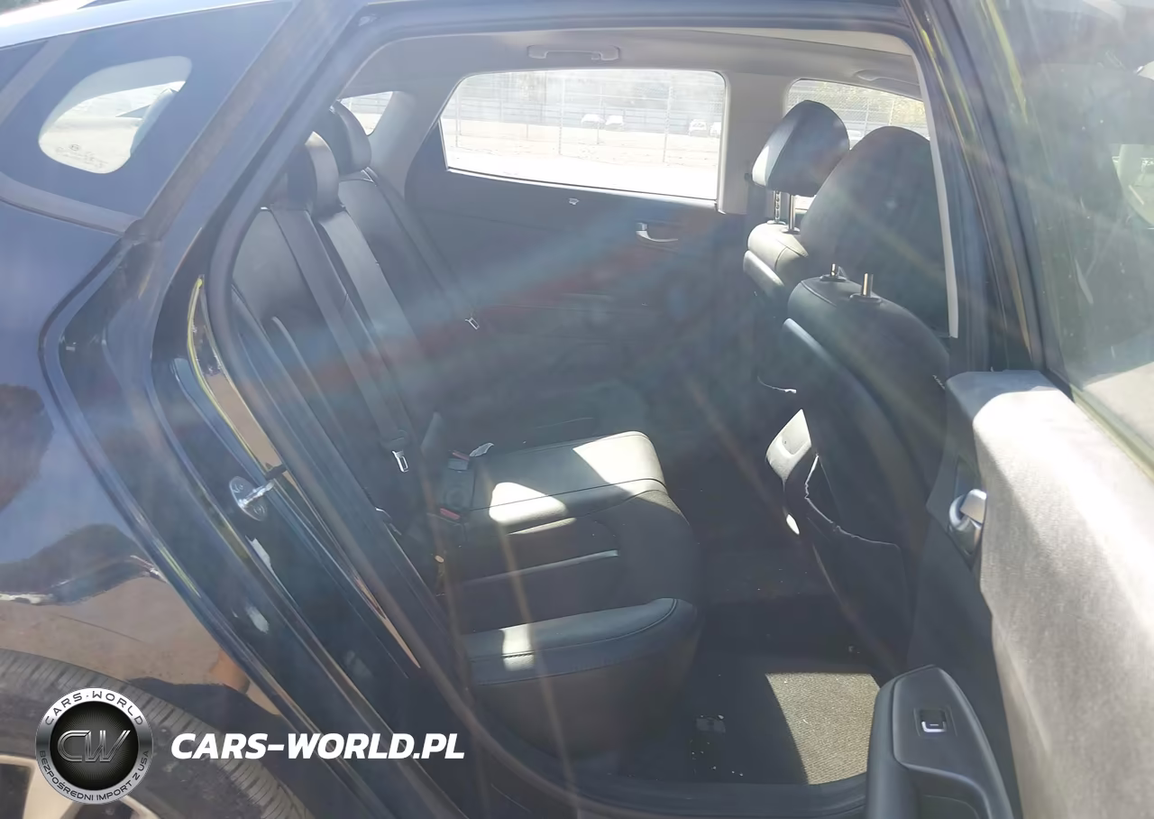 2018 Kia Optima S VIN:5XXGT4L31JG243738 - 8