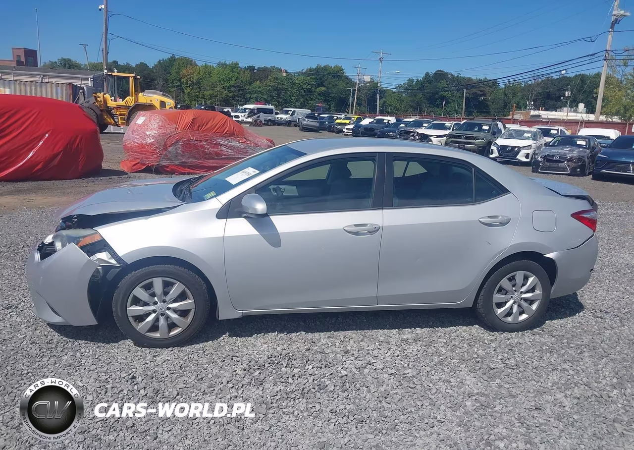 2016 Toyota Corolla Le VIN:2T1BURHE9GC496272 - 14
