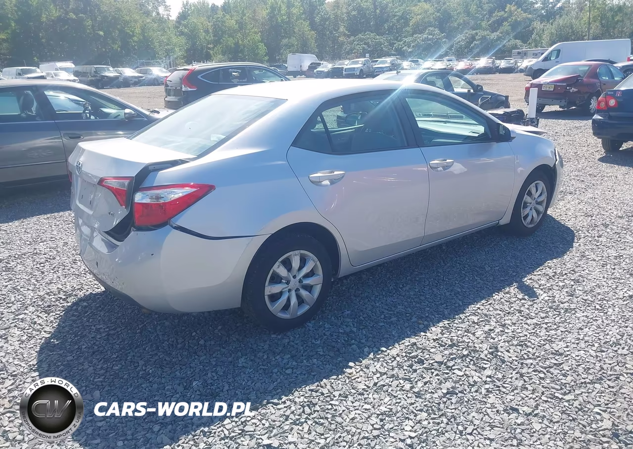 2016 Toyota Corolla Le VIN:2T1BURHE9GC496272 - 4