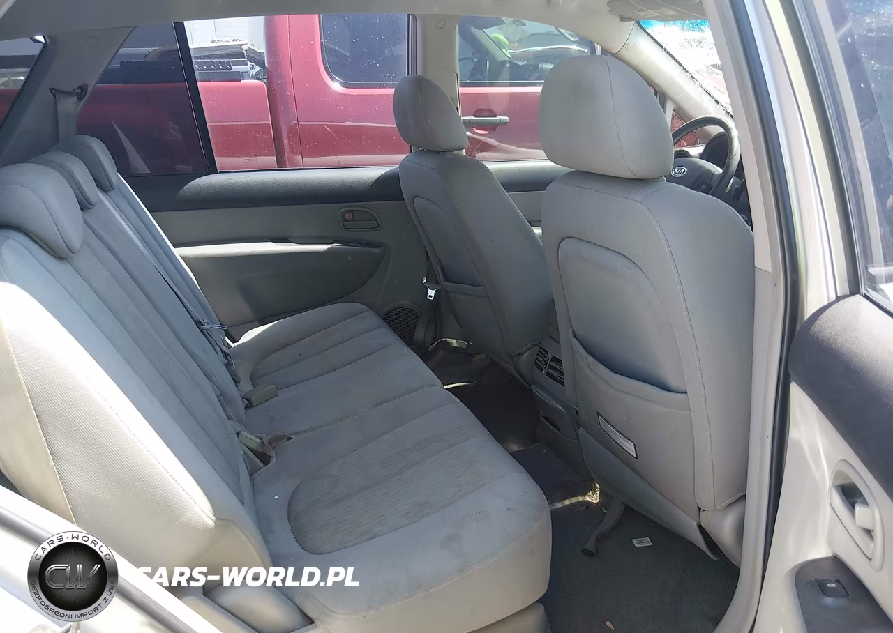 2007 Kia Rondo Lx VIN:KNAFG525177030361 - 8