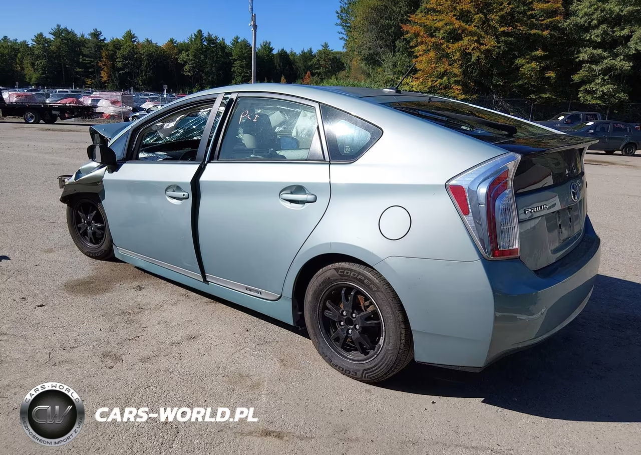 2015 Toyota Prius Four VIN:JTDKN3DU1F1928721 - 3