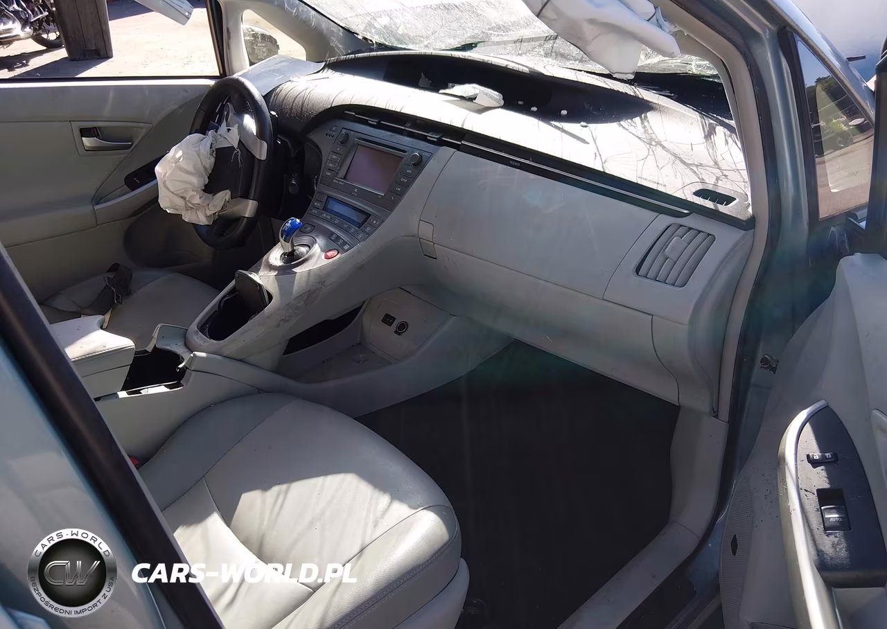 2015 Toyota Prius Four VIN:JTDKN3DU1F1928721 - 5