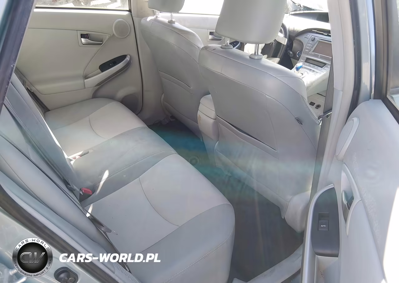 2015 Toyota Prius Four VIN:JTDKN3DU1F1928721 - 8