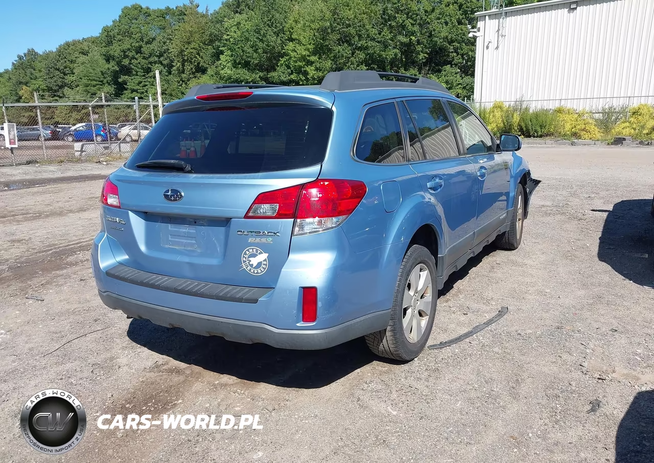 2012 Subaru Outback 2.5I Premium VIN:4S4BRBGC6C3283092 - 4