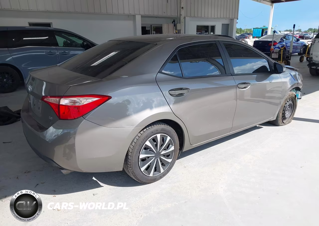 2018 Toyota Corolla Le VIN:2T1BURHE2JC123310 - 4