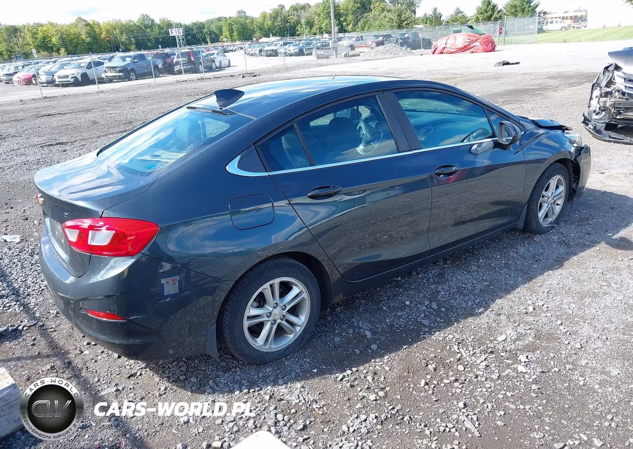 2017 Chevrolet Cruze Lt Auto VIN:1G1BE5SM4H7128003 - 4