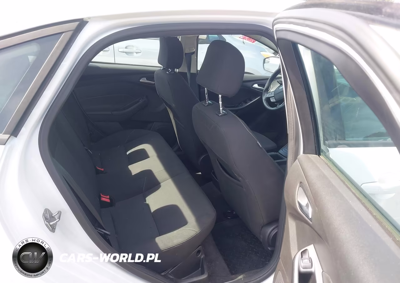 2016 Ford Focus Se VIN:1FADP3F28GL264573 - 8