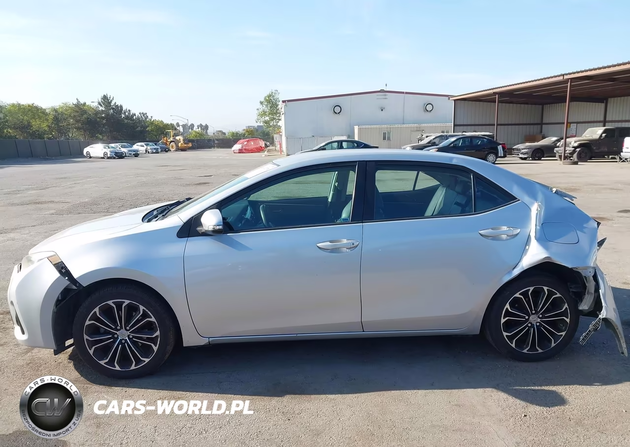 2015 Toyota Corolla S Plus VIN:5YFBURHE0FP309631 - 15