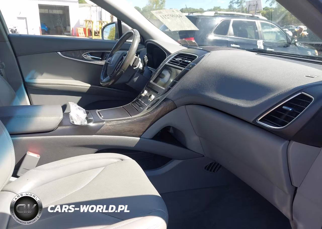 2019 Lincoln Nautilus Reserve VIN:2LMPJ8L91KBL34981 - 5