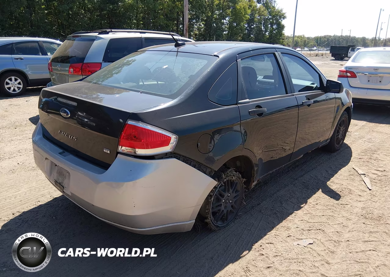 2010 Ford Focus Se VIN:1FAHP3FNXAW197489 - 4
