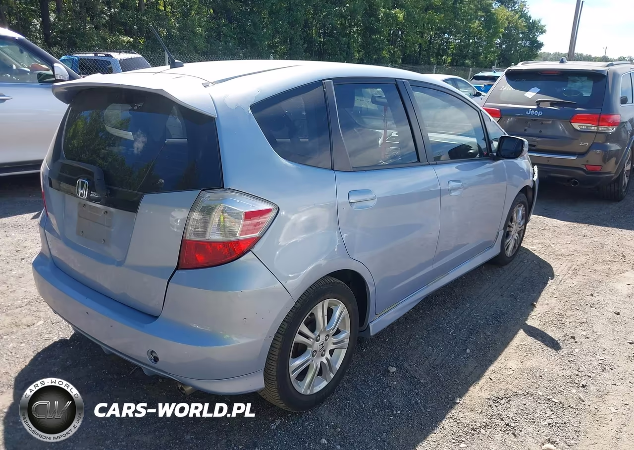 2010 Honda Fit Sport VIN:JHMGE8H4XAC012872 - 4
