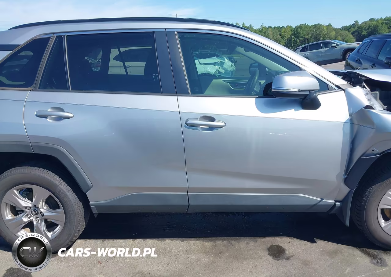 2023 Toyota Rav4 Xle VIN:2T3P1RFV1PC326626 - 13