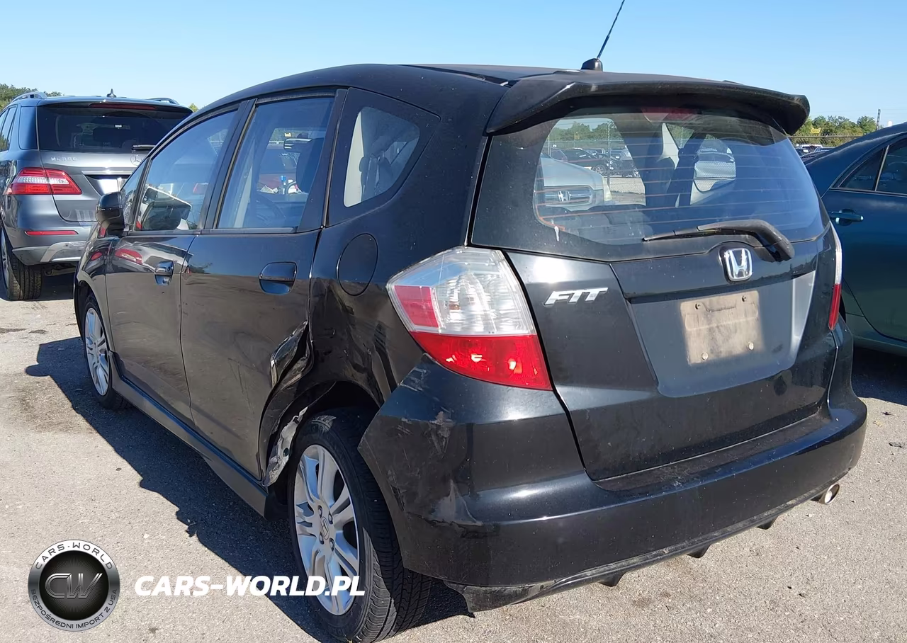 2010 Honda Fit Sport VIN:JHMGE8H42AC021288 - 3