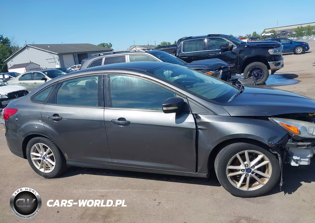 2017 Ford Focus Se VIN:1FADP3F27HL229444 - 14