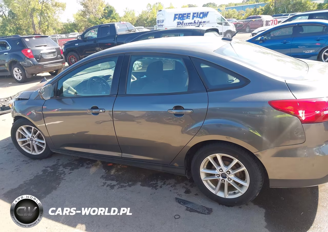 2017 Ford Focus Se VIN:1FADP3F27HL229444 - 15