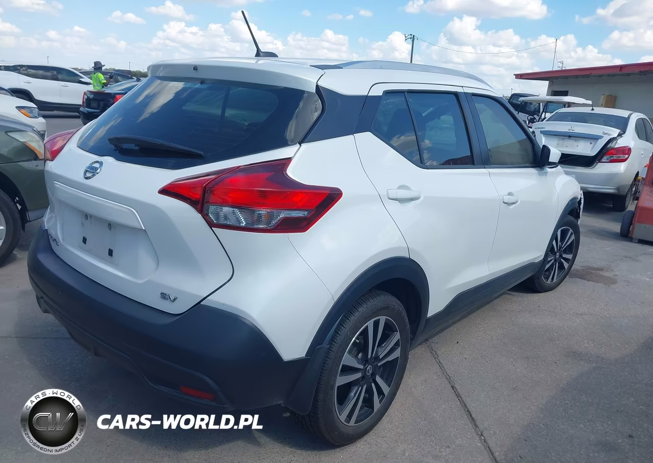 2018 Nissan Kicks Sv VIN:3N1CP5CU0JL503460 - 4