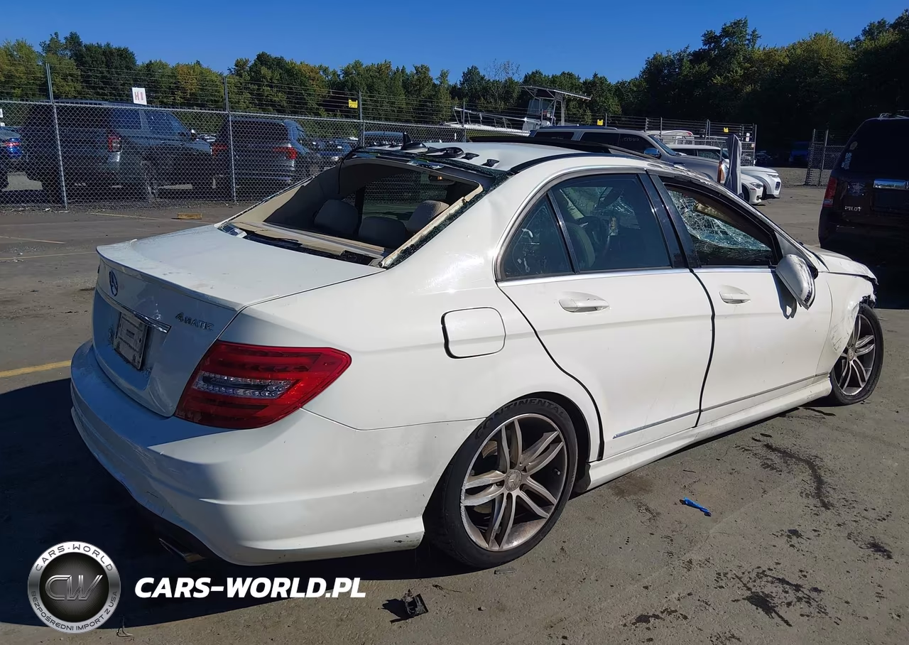 2012 Mercedes-Benz C 300 Sport 4Matic VIN:WDDGF8BB8CR233625 - 4