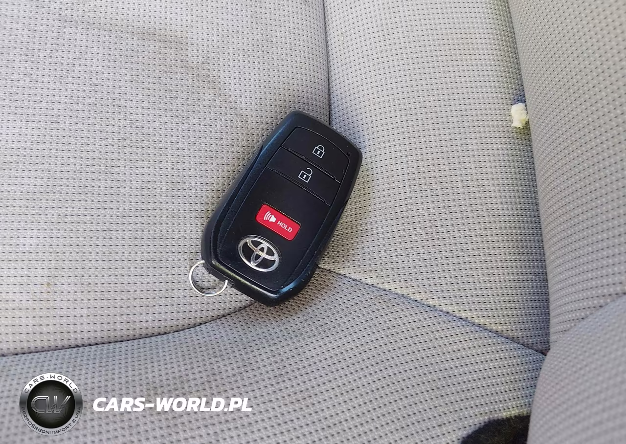 2022 Toyota Corolla Cross Le VIN:7MUCAAAG9NV004411 - 11