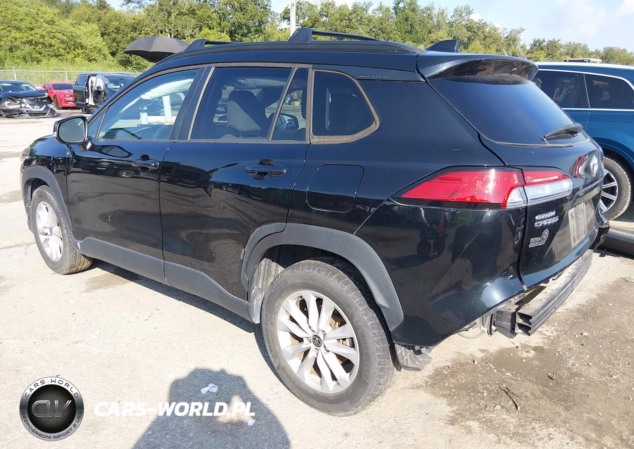 2022 Toyota Corolla Cross Le VIN:7MUCAAAG9NV004411 - 3