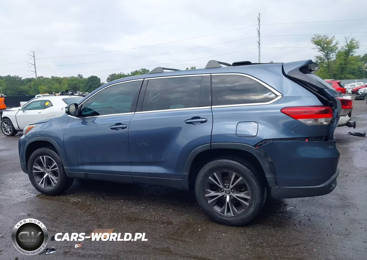 2019 Toyota Highlander Le VIN:5TDZARFH9KS043533 - 14