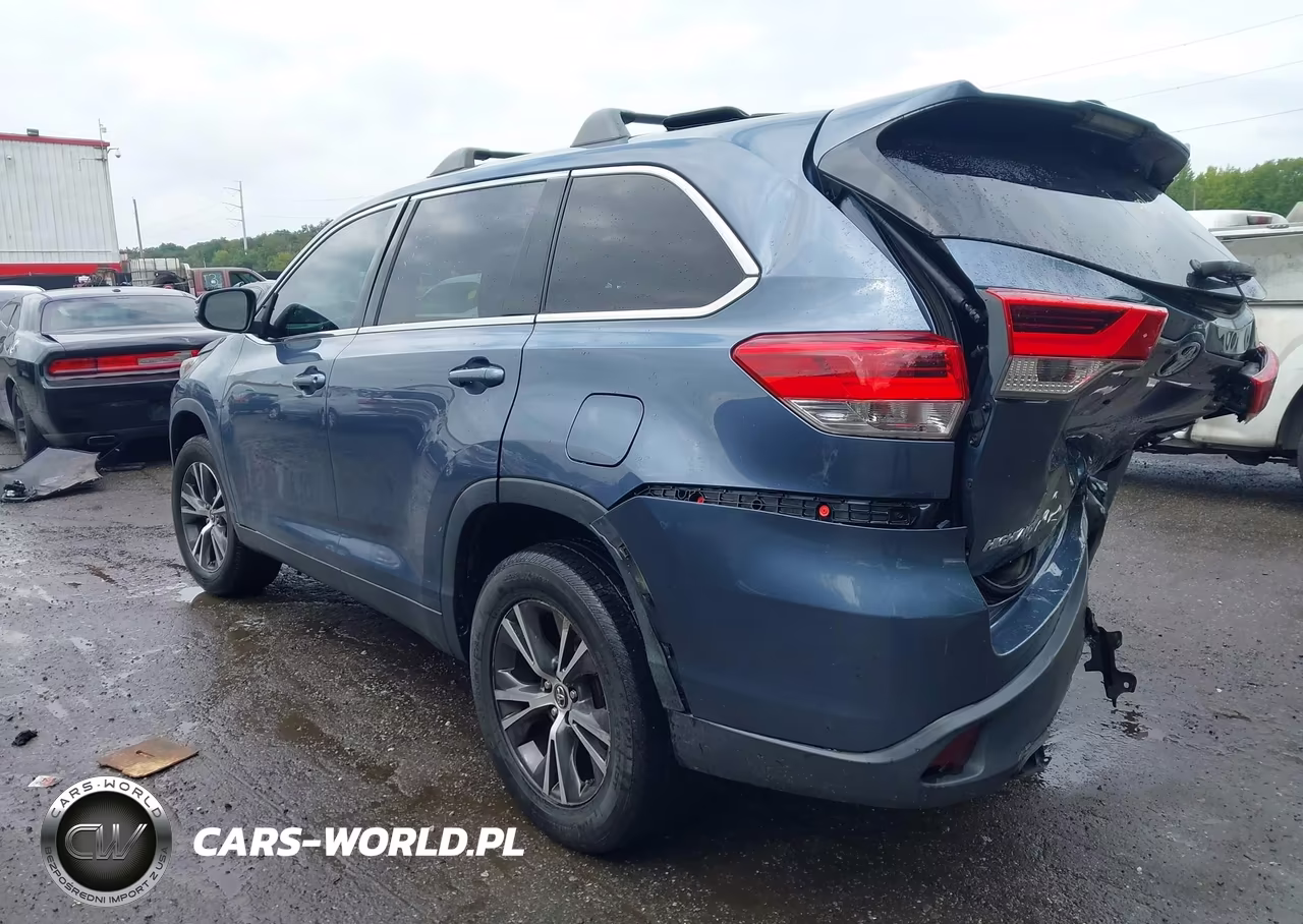 2019 Toyota Highlander Le VIN:5TDZARFH9KS043533 - 3