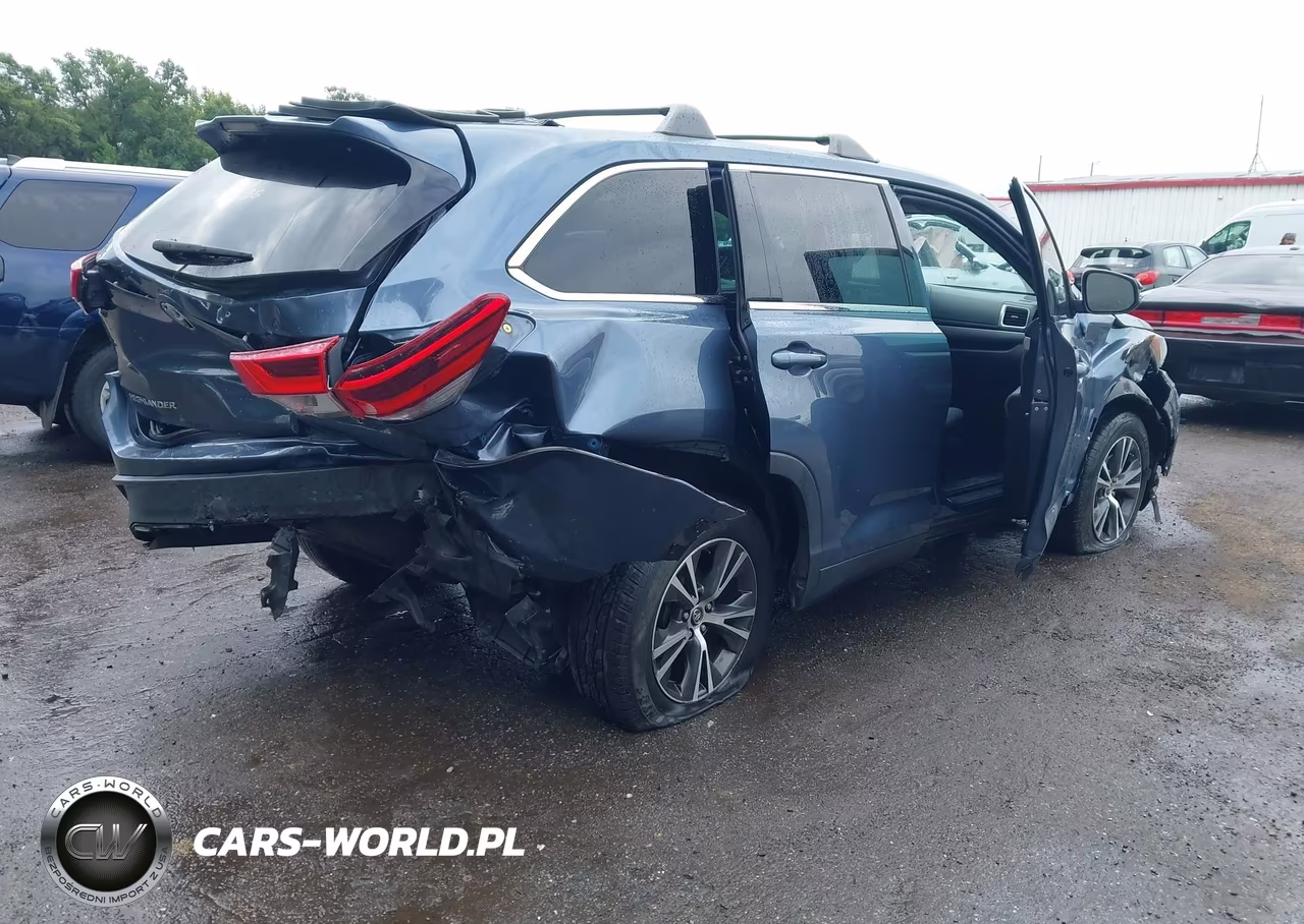 2019 Toyota Highlander Le VIN:5TDZARFH9KS043533 - 4