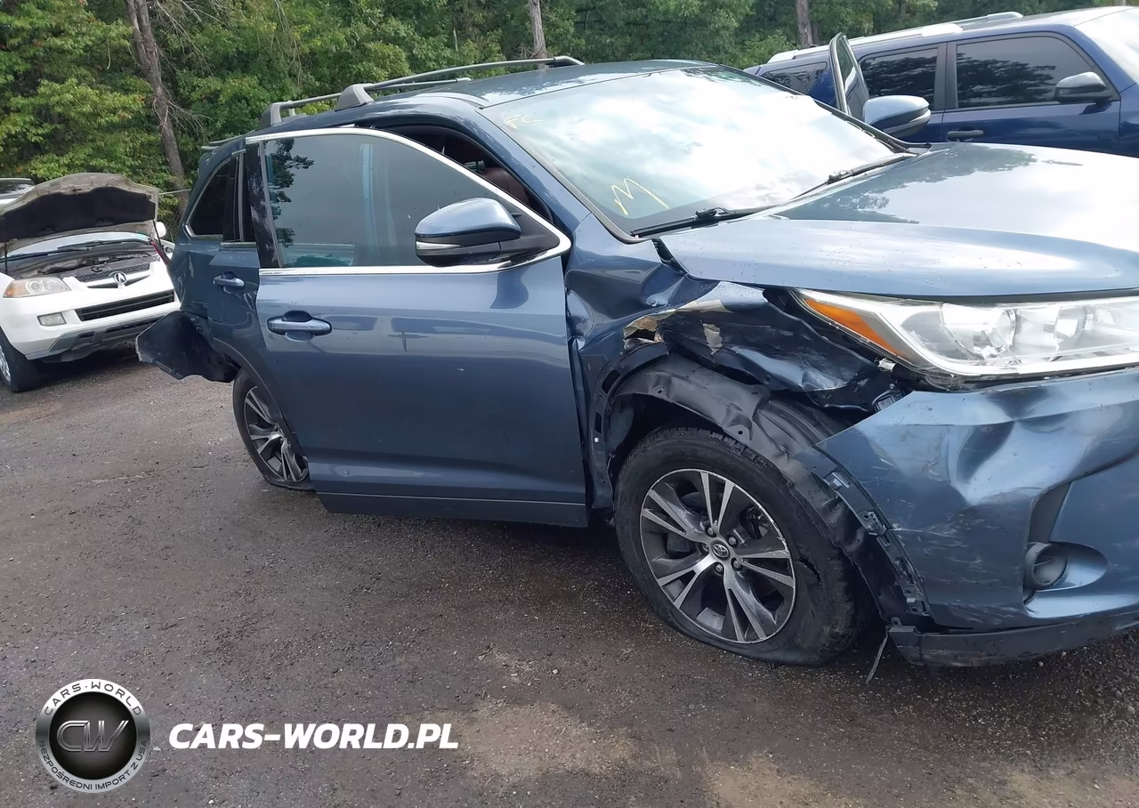 2019 Toyota Highlander Le VIN:5TDZARFH9KS043533 - 6