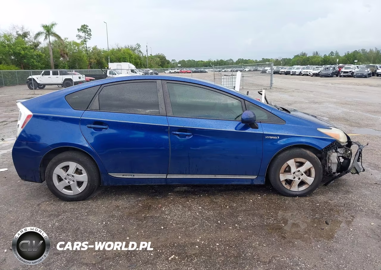2011 Toyota Prius Three VIN:JTDKN3DU2B0320271 - 14