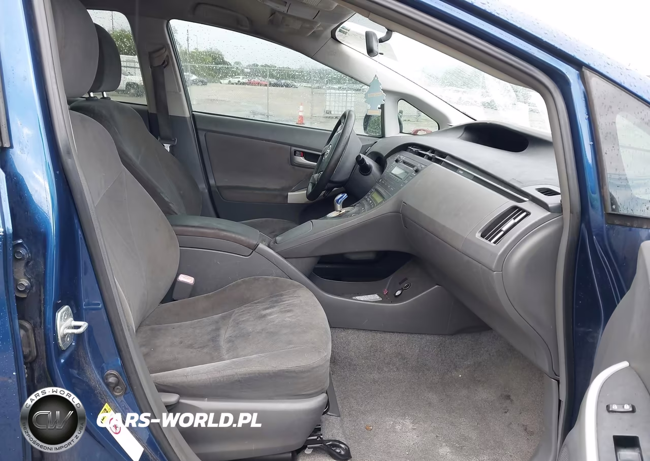 2011 Toyota Prius Three VIN:JTDKN3DU2B0320271 - 5