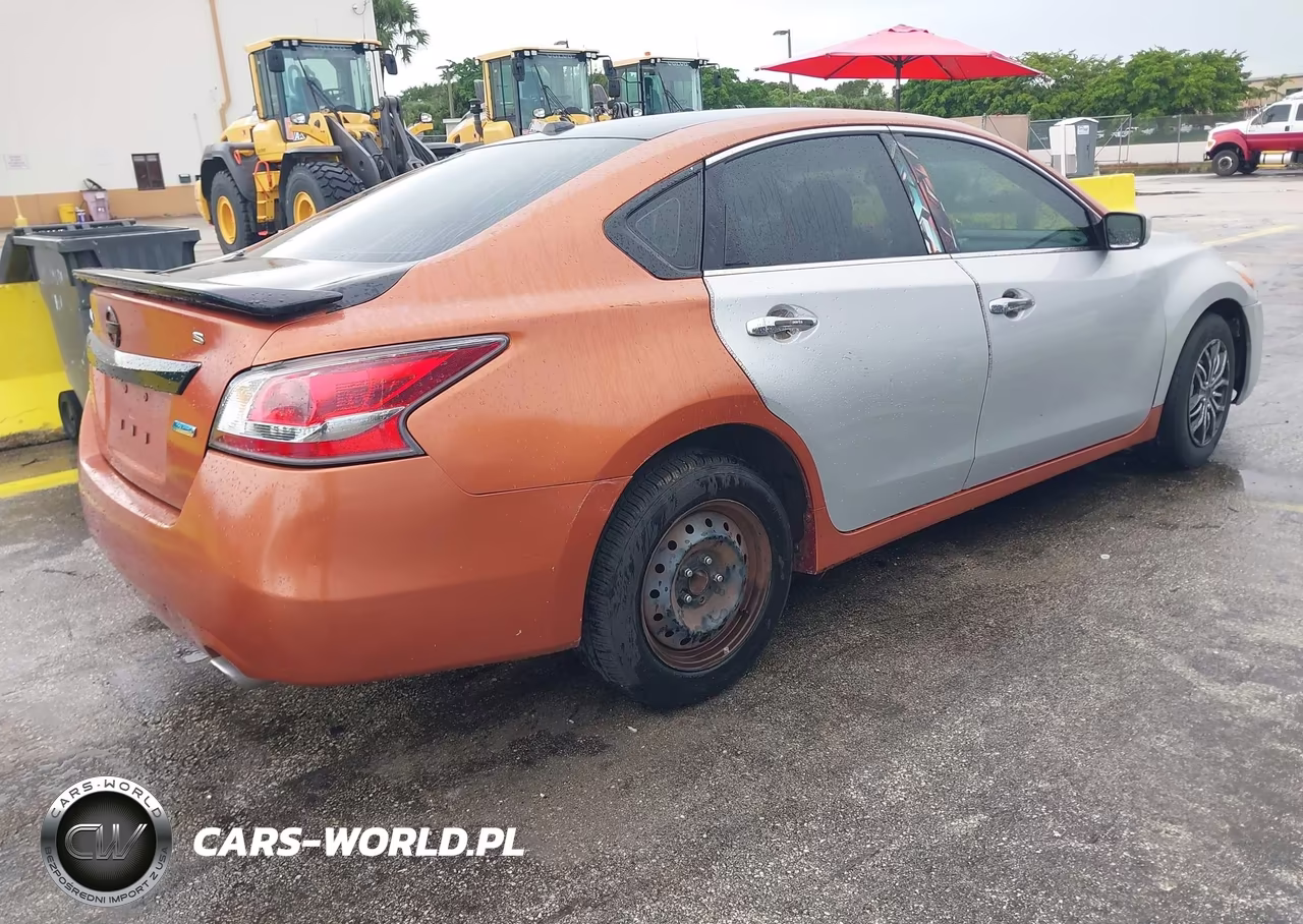 2015 Nissan Altima 2.5 VIN:1N4AL3AP0FC460183 - 4