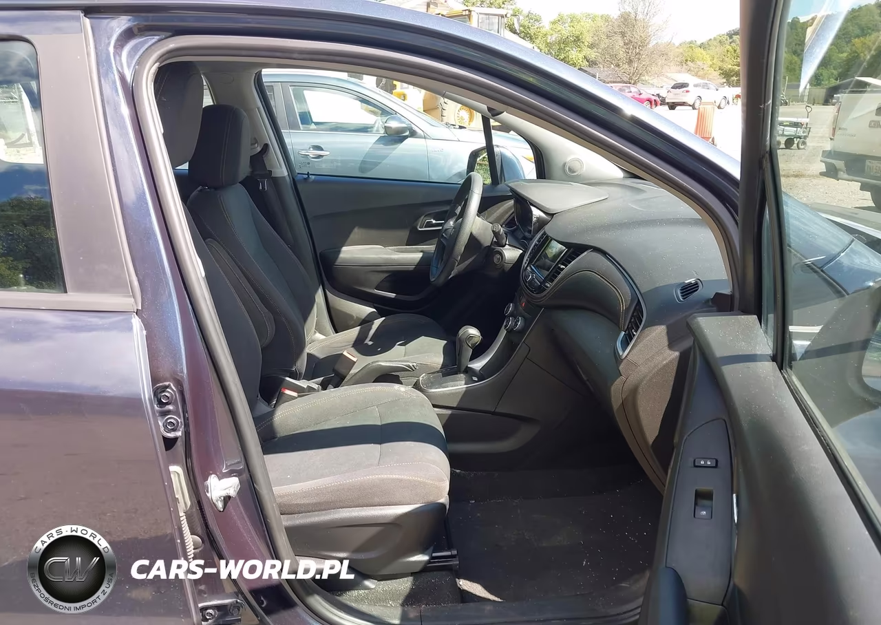 2018 Chevrolet Trax Ls VIN:3GNCJKSB3JL257699 - 5