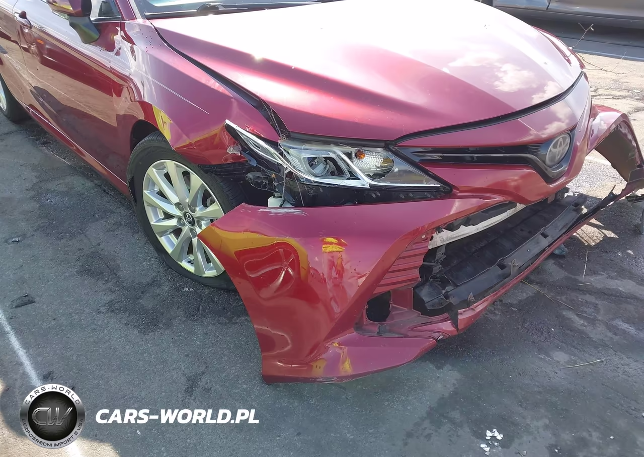 2018 Toyota Camry Le VIN:4T1B11HK7JU526892 - 12