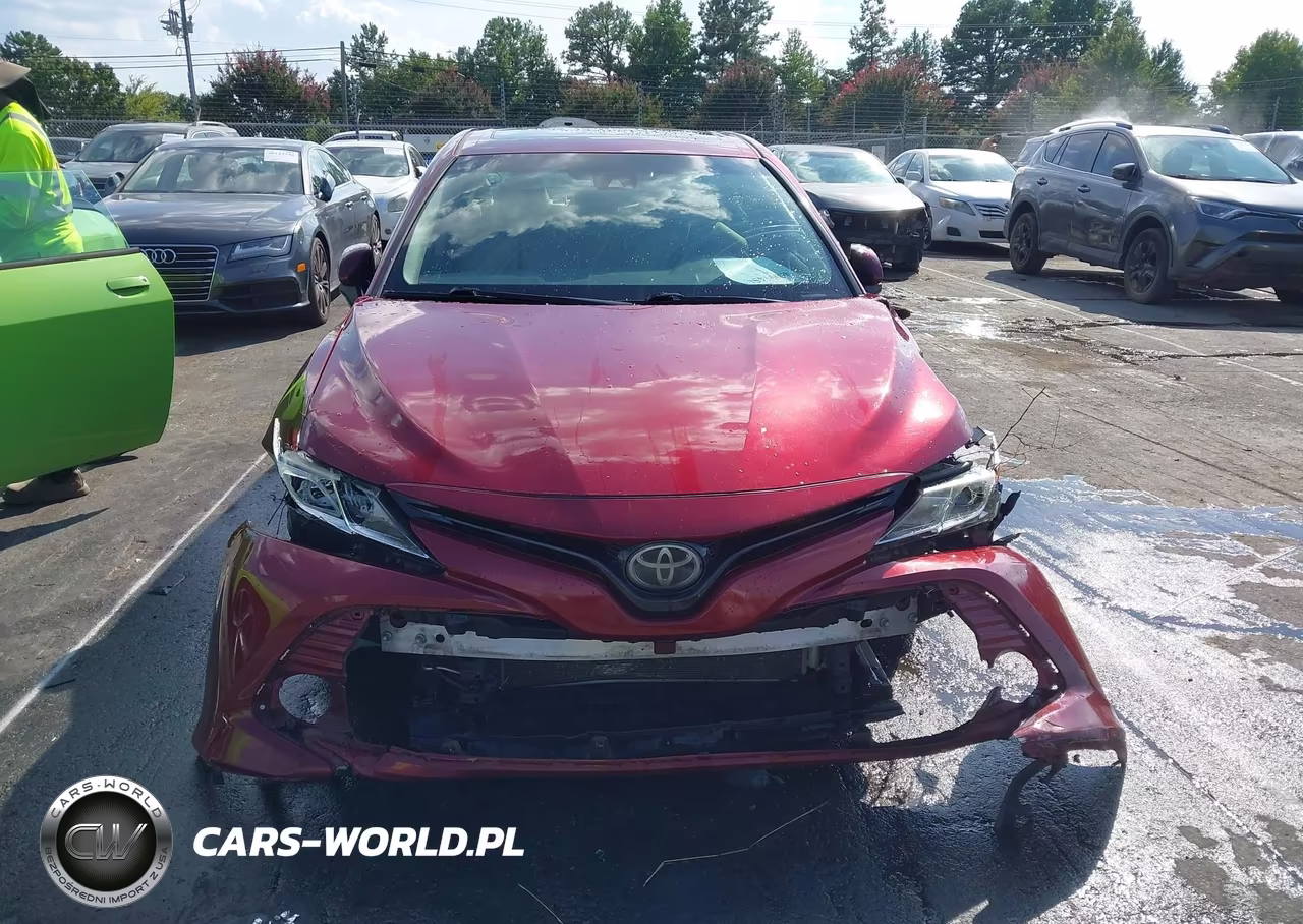2018 Toyota Camry Le VIN:4T1B11HK7JU526892 - 13
