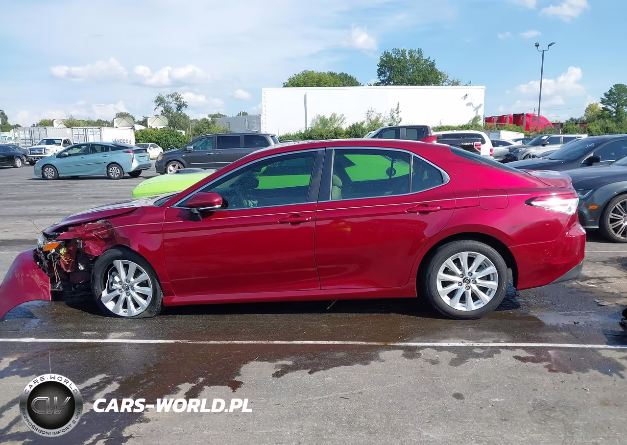 2018 Toyota Camry Le VIN:4T1B11HK7JU526892 - 15